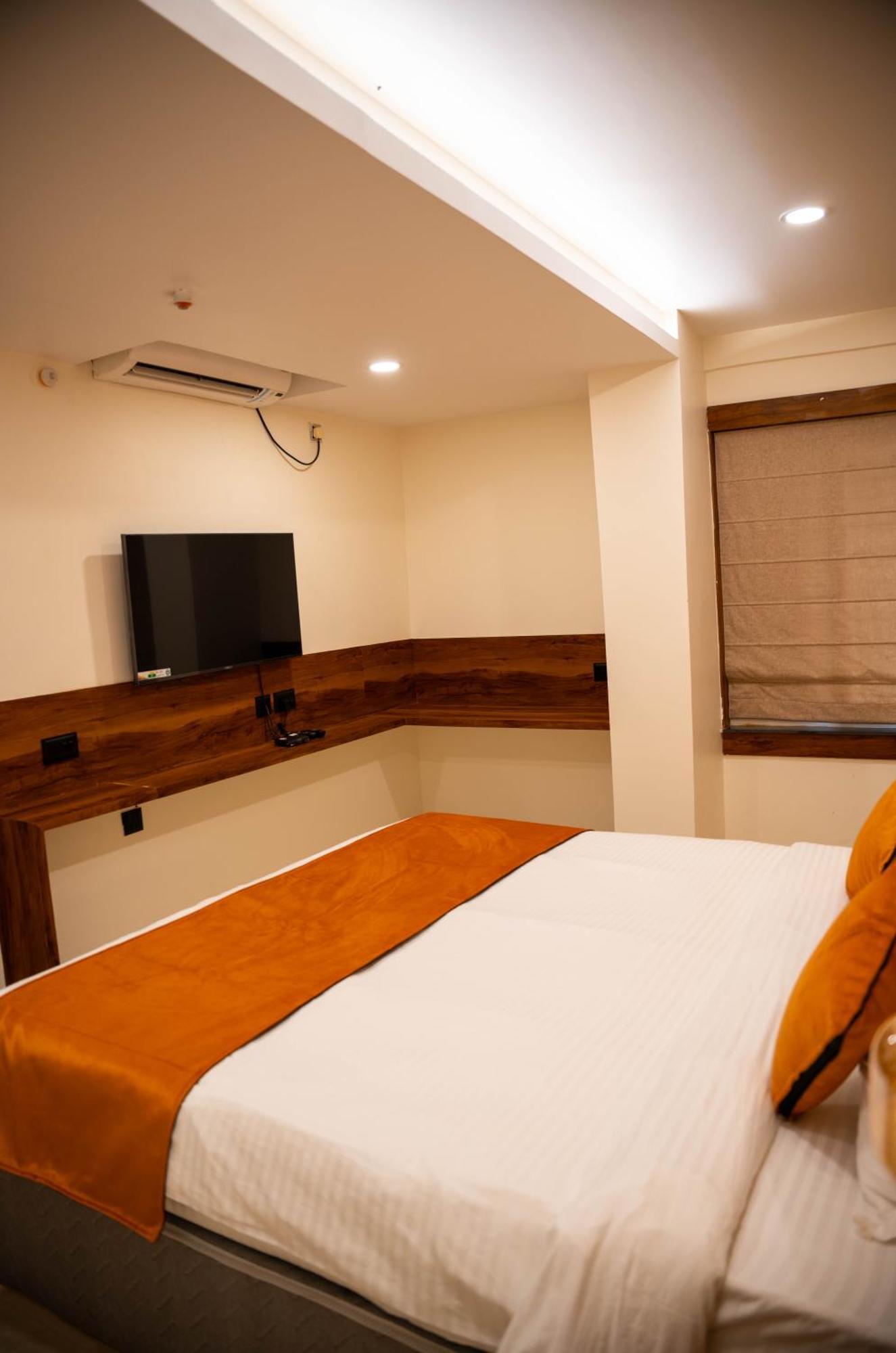Hotel Orange Bhubaneswar Bagian luar foto